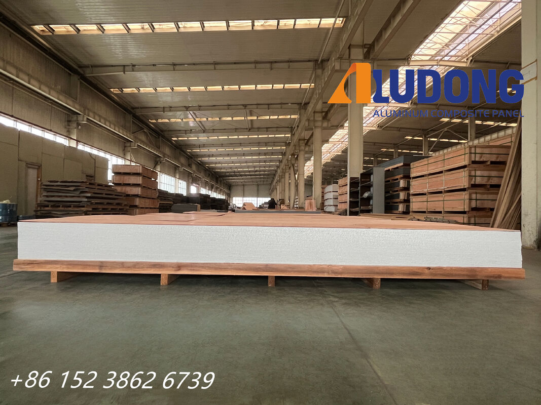 FR B1 級 PVDF 覆い 防火 アルミニウム複合板 厚さ 4mm 建物用