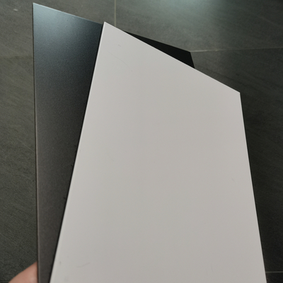 掲示板0.15 Mmxのための3mmの厚さのPEのアルミニウム合成のパネル0.15 Mm